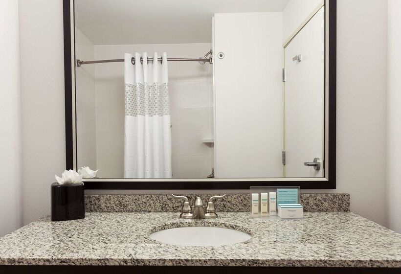 فندق Hampton Inn Fairmont