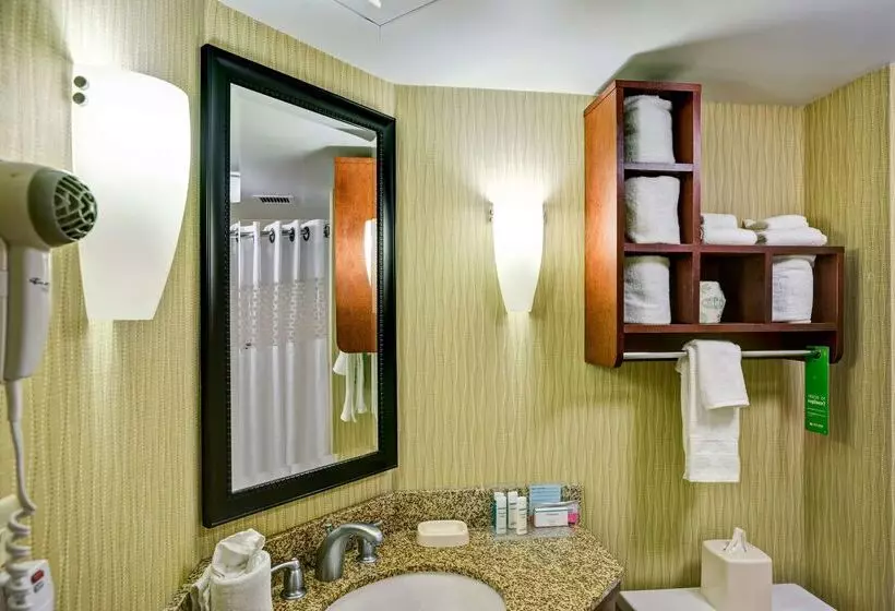 Отель Hampton Inn Fairmont