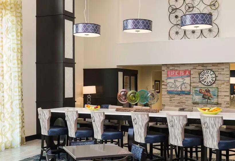 ホテル Hampton Inn & Suites La Crosse Downtown