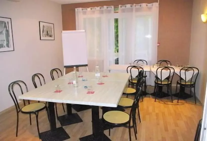 هتل Du Moulin à Vent Gerland