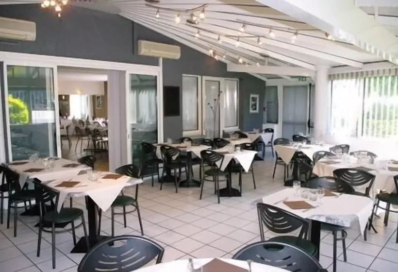 هتل Du Moulin à Vent Gerland