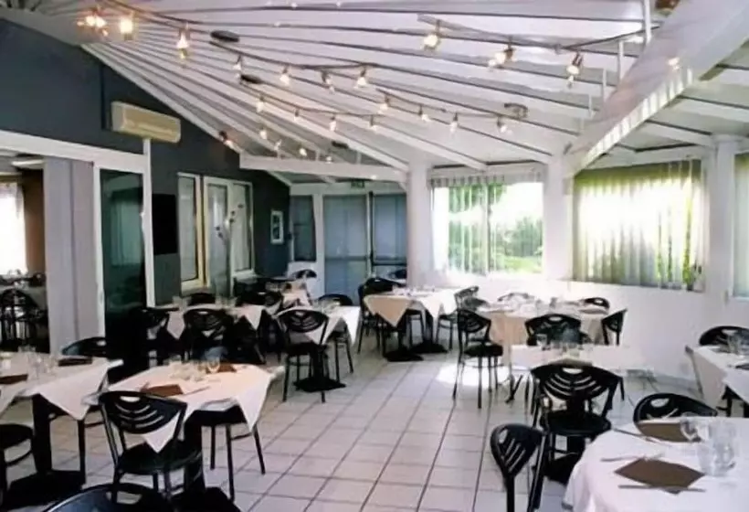 هتل Du Moulin à Vent Gerland