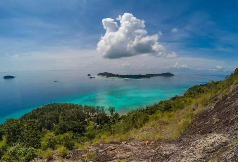 ホテル Lipe Banyan Apartments