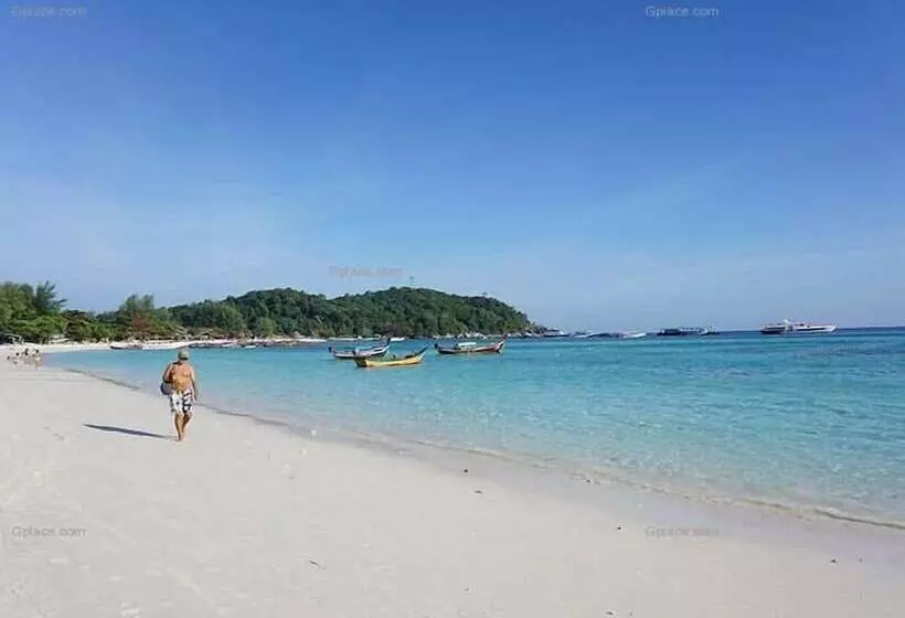 ホテル Lipe Banyan Apartments