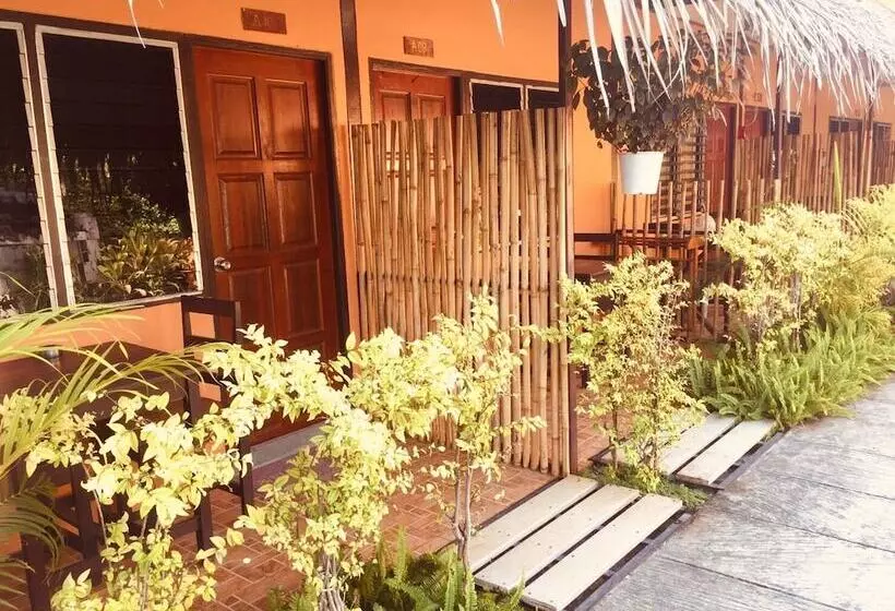 ホテル Lipe Banyan Apartments