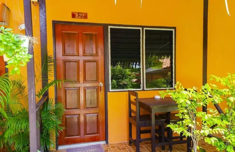 ホテル Lipe Banyan Apartments