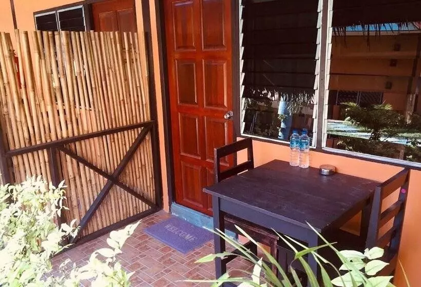 ホテル Lipe Banyan Apartments