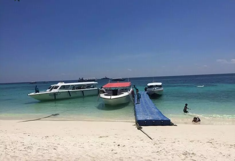 ホテル Lipe Banyan Apartments