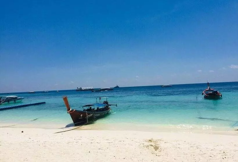 ホテル Lipe Banyan Apartments