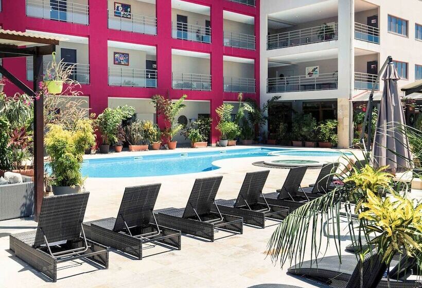 هتل Mercure Cayenne Royal Amazonia