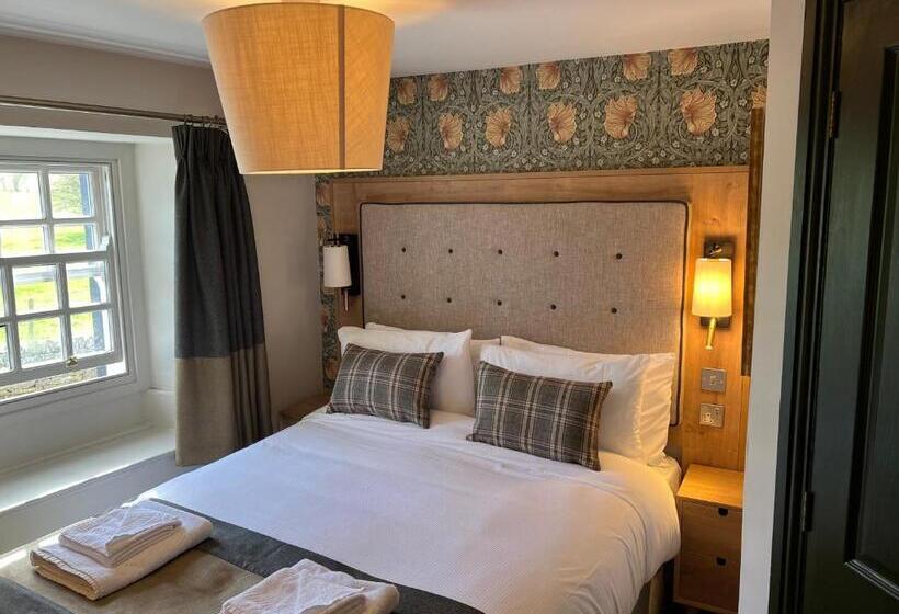 בית מלון כפרי Queens Head Inn, Tirril