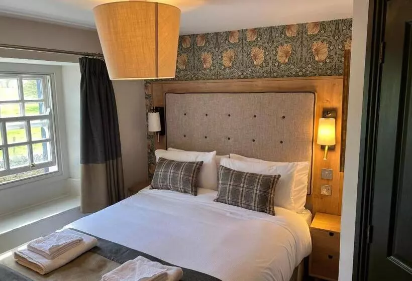 בית מלון כפרי Queens Head Inn, Tirril