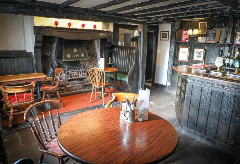 בית מלון כפרי Queens Head Inn, Tirril