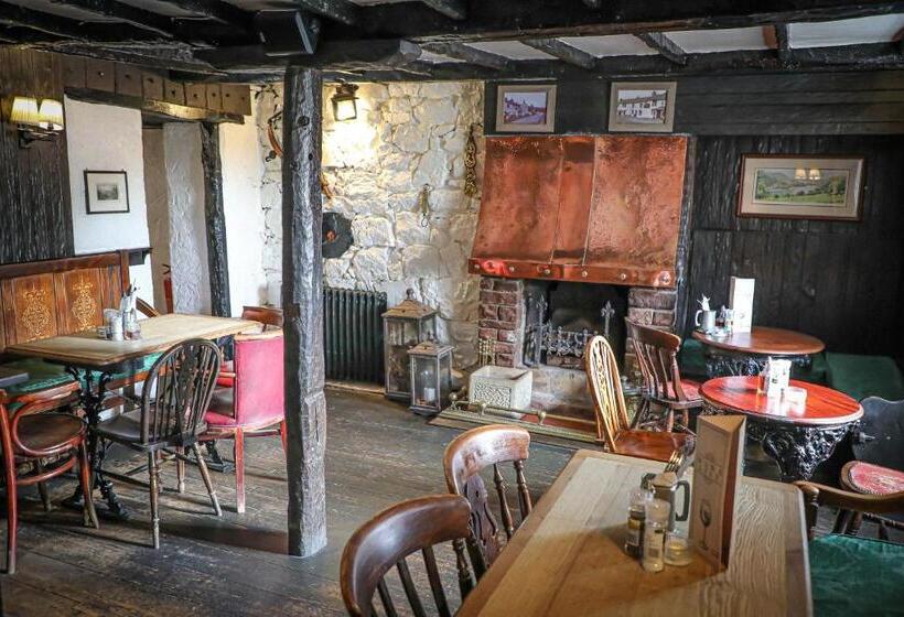 בית מלון כפרי Queens Head Inn, Tirril