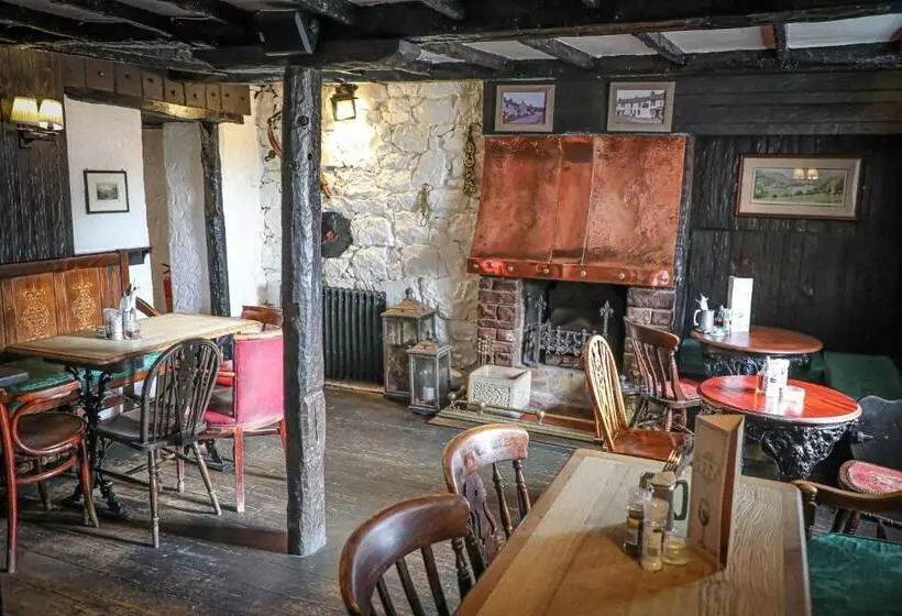 בית מלון כפרי Queens Head Inn, Tirril