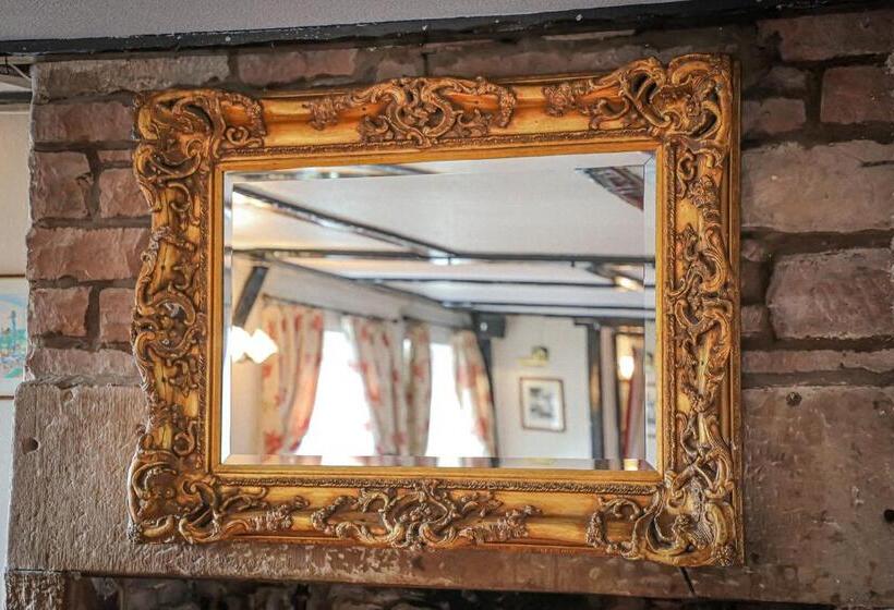 בית מלון כפרי Queens Head Inn, Tirril