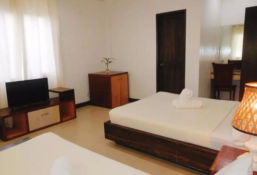 Отель Seabird International Resort