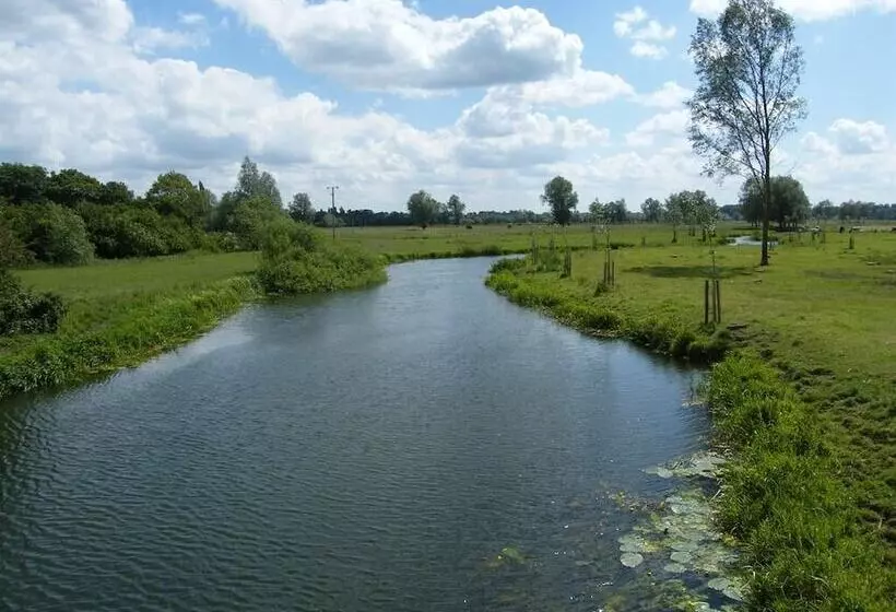 Отель Sir Alfred Munnings