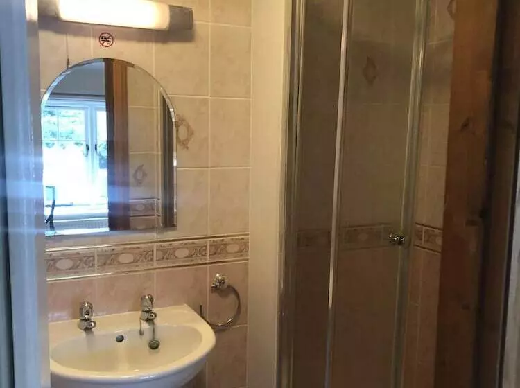 Отель Sir Alfred Munnings