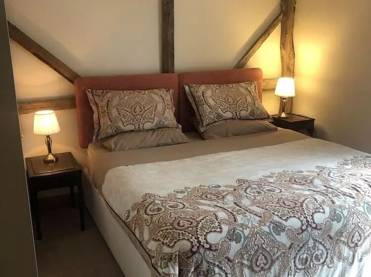 Отель Sir Alfred Munnings