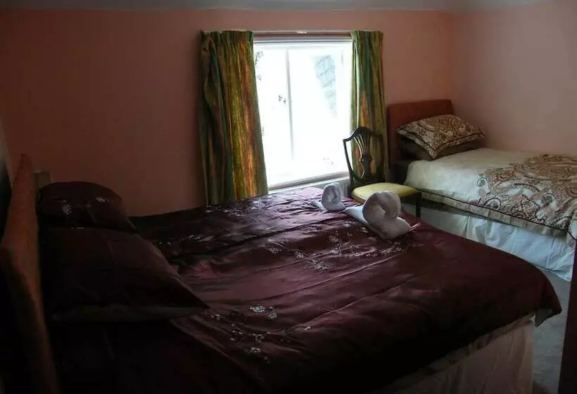 Отель Sir Alfred Munnings