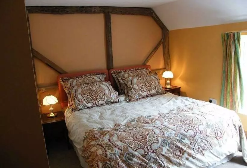 Отель Sir Alfred Munnings