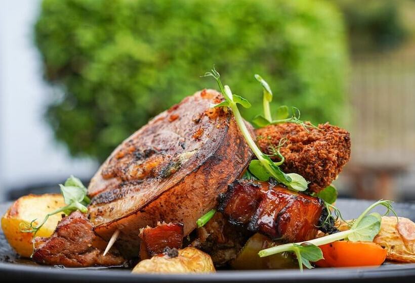 فندق The Boathouse