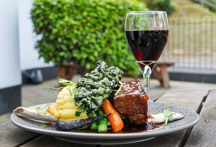 فندق The Boathouse