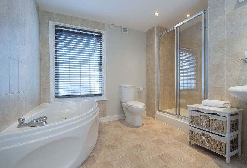 فندق The Boathouse