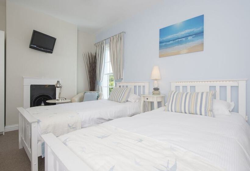 فندق The Boathouse