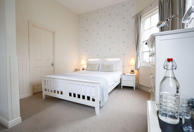 فندق The Boathouse