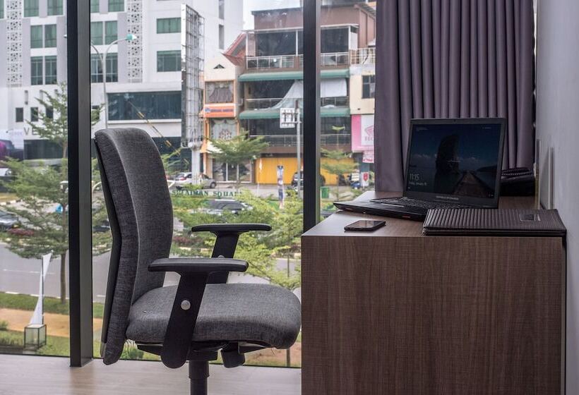 Отель The Hills Batam