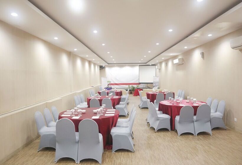 호텔 The Hills Batam