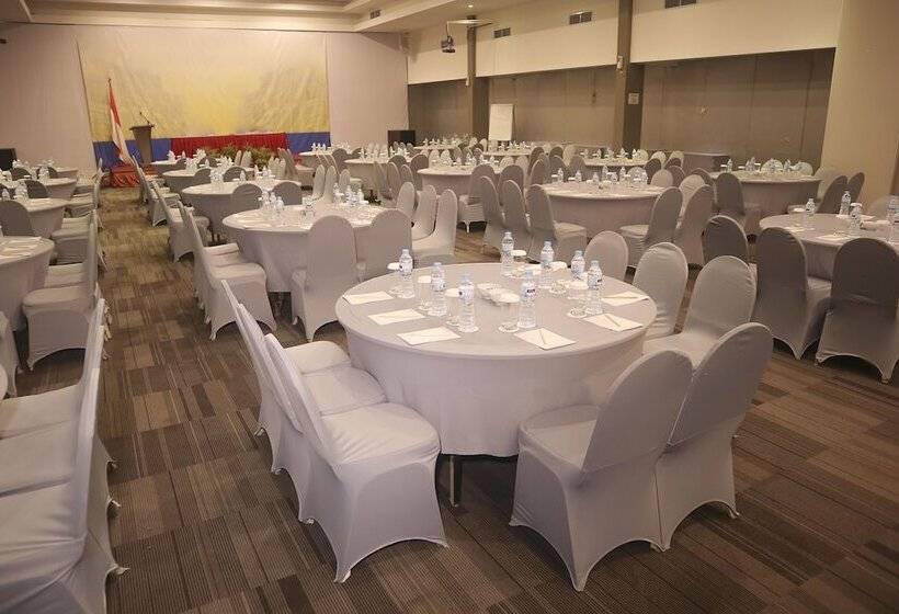 호텔 The Hills Batam