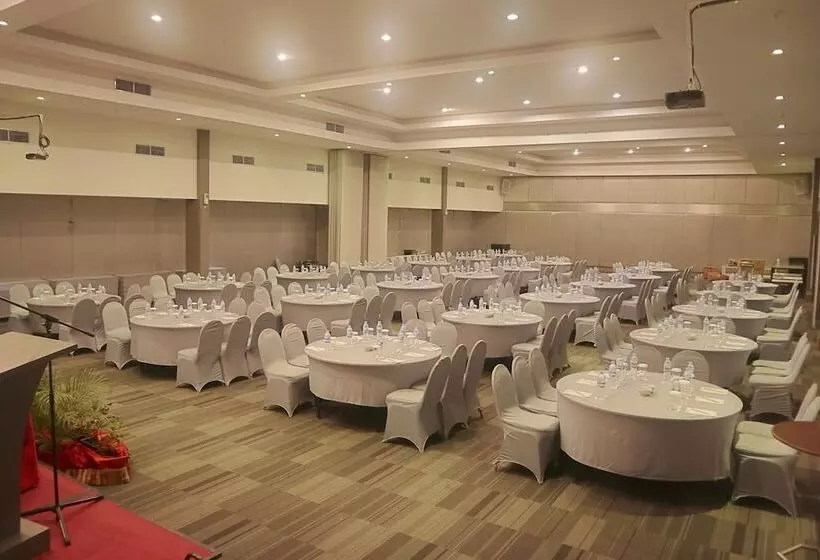 ホテル The Hills Batam