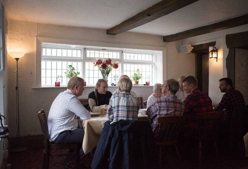 호텔 Village House Coaching Inn