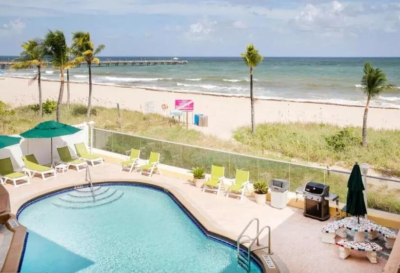 Hotel Windjammer Resort And Beach Club