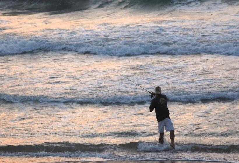 فندق Windjammer Resort And Beach Club