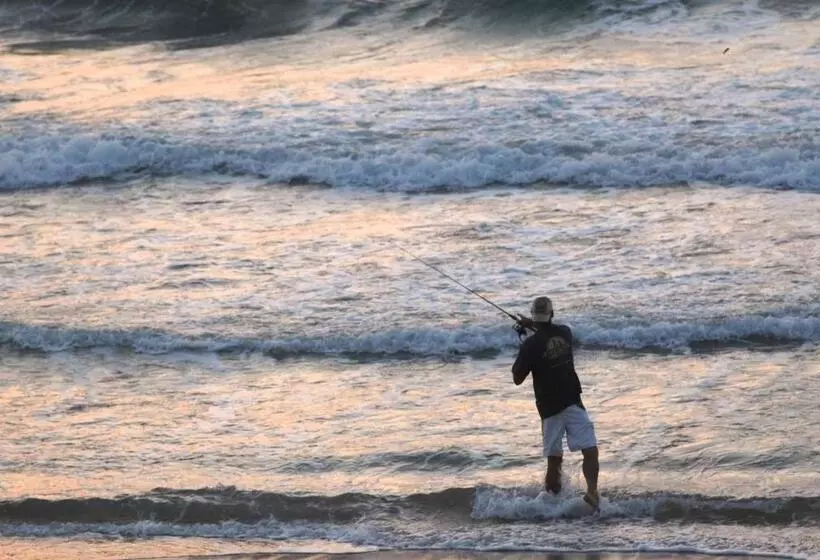 Hotel Windjammer Resort And Beach Club