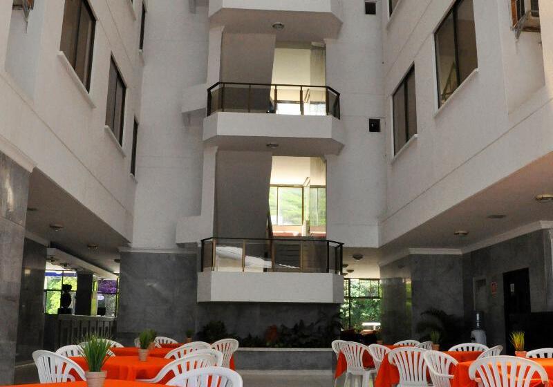 هتل Axis Inn By Geh Suites