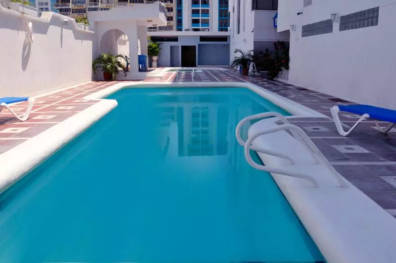 Hotel Axis Inn By Geh Suites