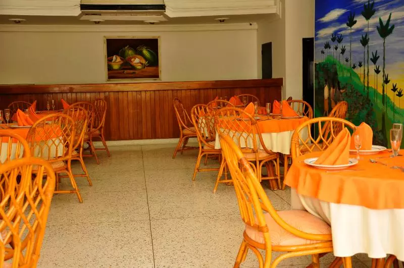 Hotel Axis Inn By Geh Suites