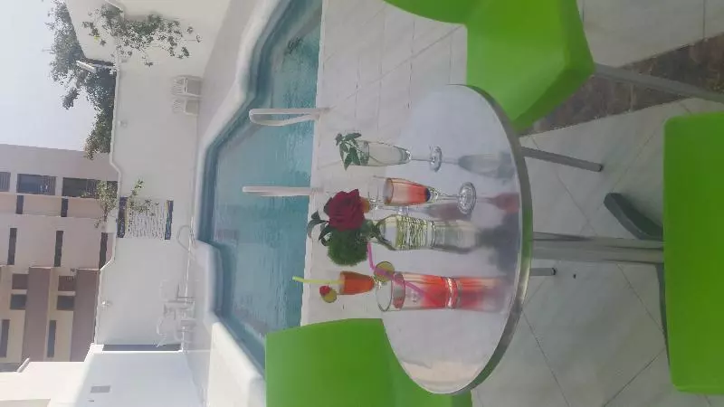 Hotel Axis Inn By Geh Suites