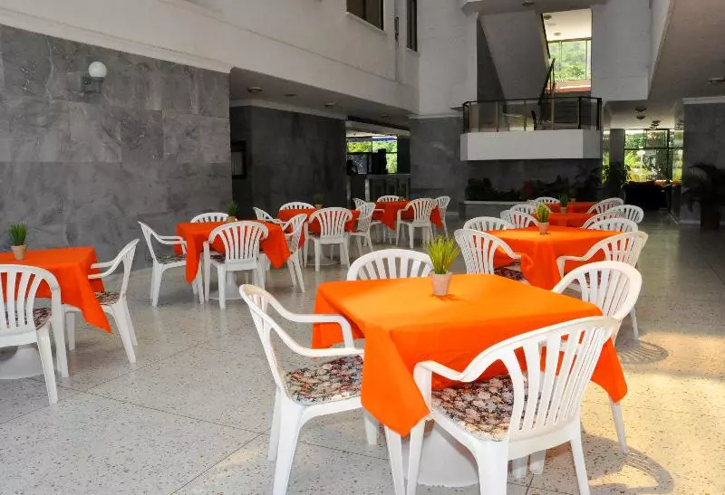 Hotel Axis Inn By Geh Suites