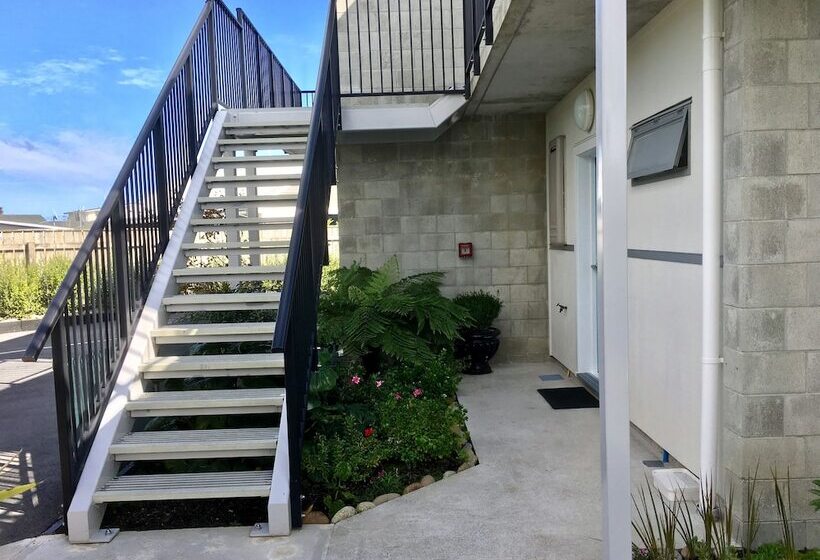 모텔 Carters By The Sea Beachside Studio Apartments