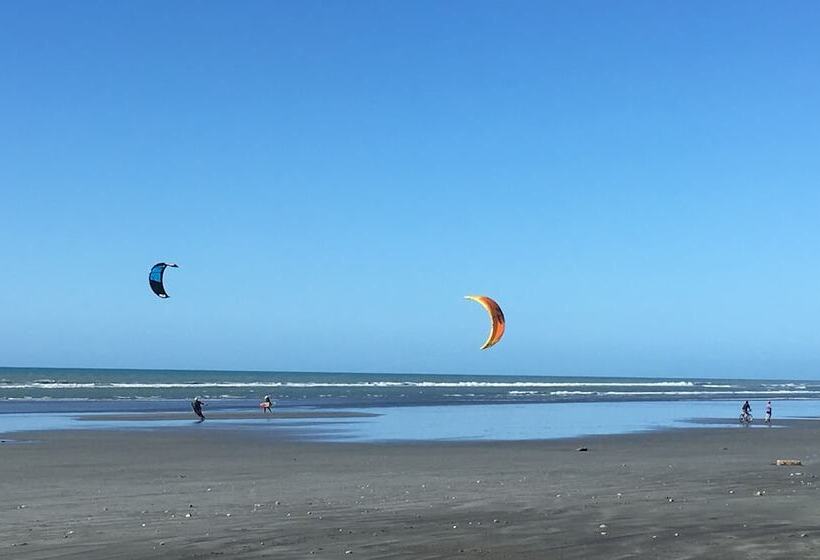 모텔 Carters By The Sea Beachside Studio Apartments