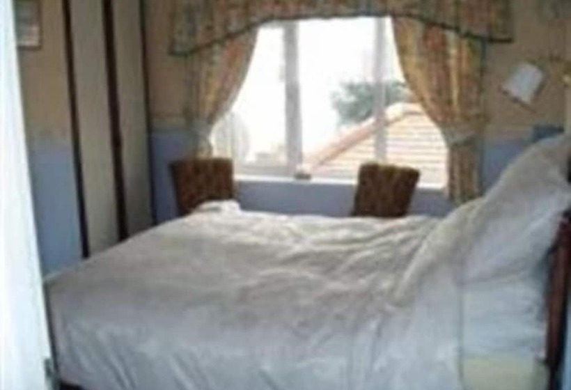 بنسيون Lyme Bay House