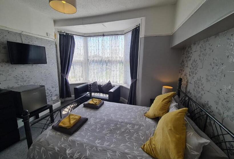 ペンション The Roslyn Guest House