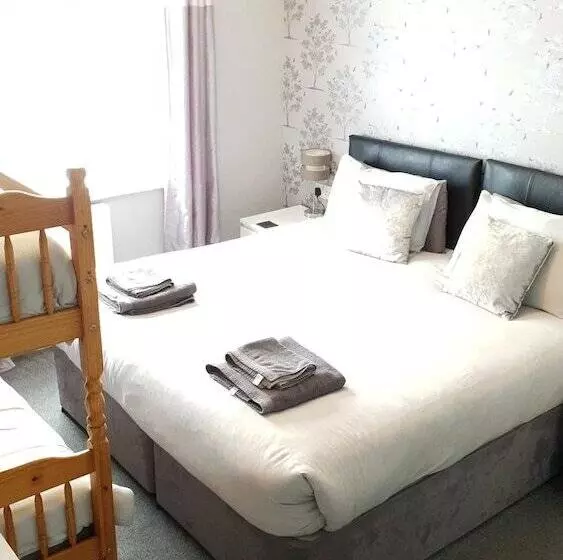 Pensjonat The Roslyn Guest House