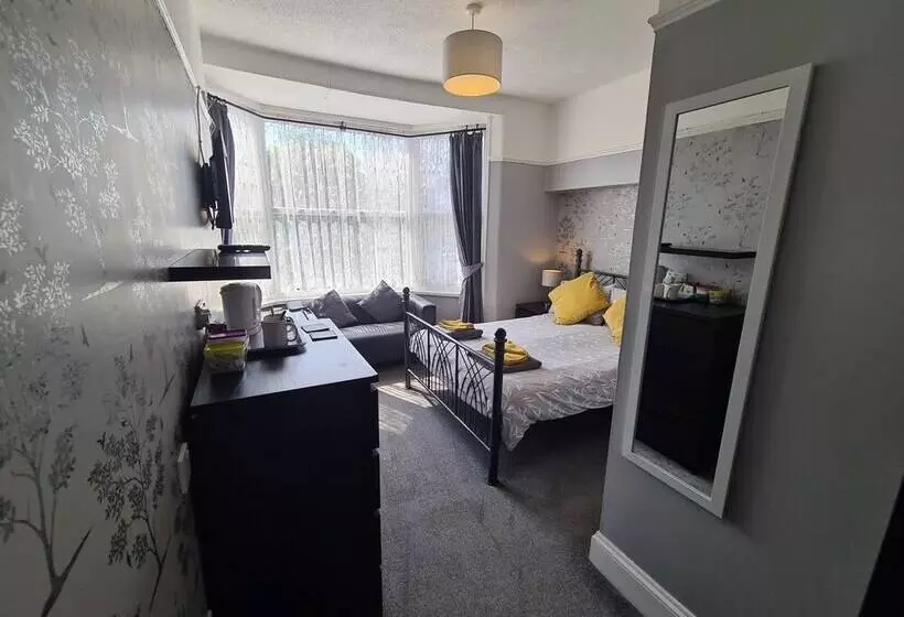 Pensjonat The Roslyn Guest House